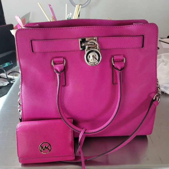 Fuschia Pink Michael Kors bag & wallet - Picture 6 of 10